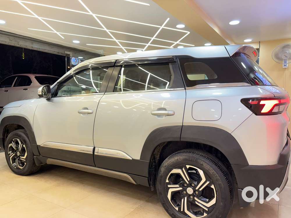 Maruti Suzuki Brezza 1.5 Vxi Smart Hybrid, 2023, Petrol