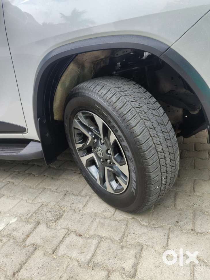 Toyota Fortuner Legender 4x4 At 2.8, 2025