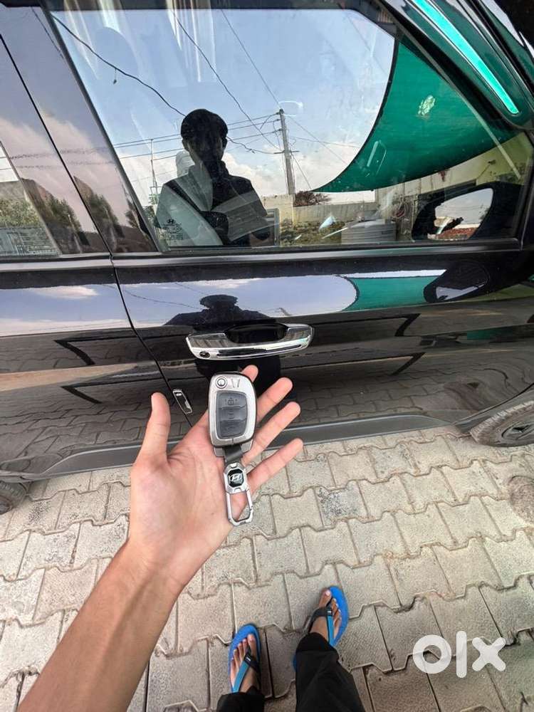Hyundai Venue 2025 Petrol 9100 Km Driven