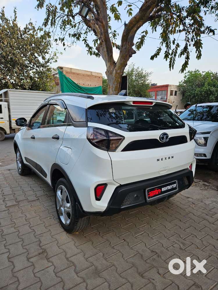 Tata Nexon 1.2 Revotron Xm Plus (s), 2023, Petrol