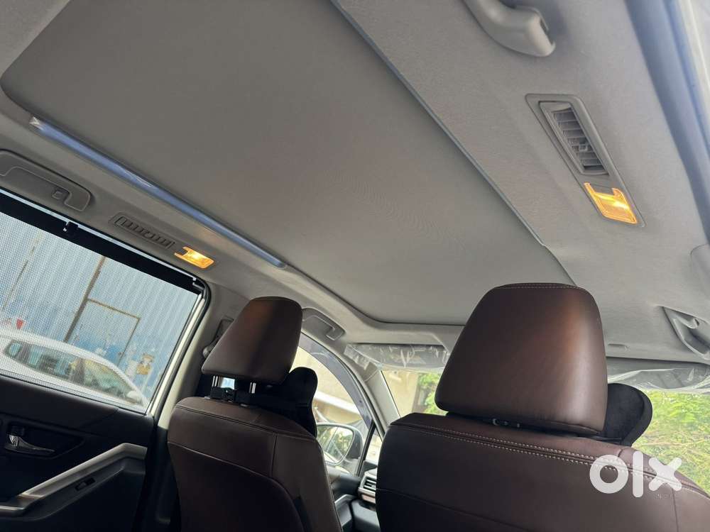 Toyota Innova Hycross 2.0 Zx (o) Hybrid 7 Str, 2025, Petrol
