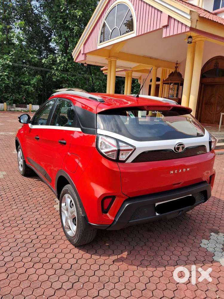 Tata Nexon 1.2 Revotron Xma Amt (s), 2022, Petrol