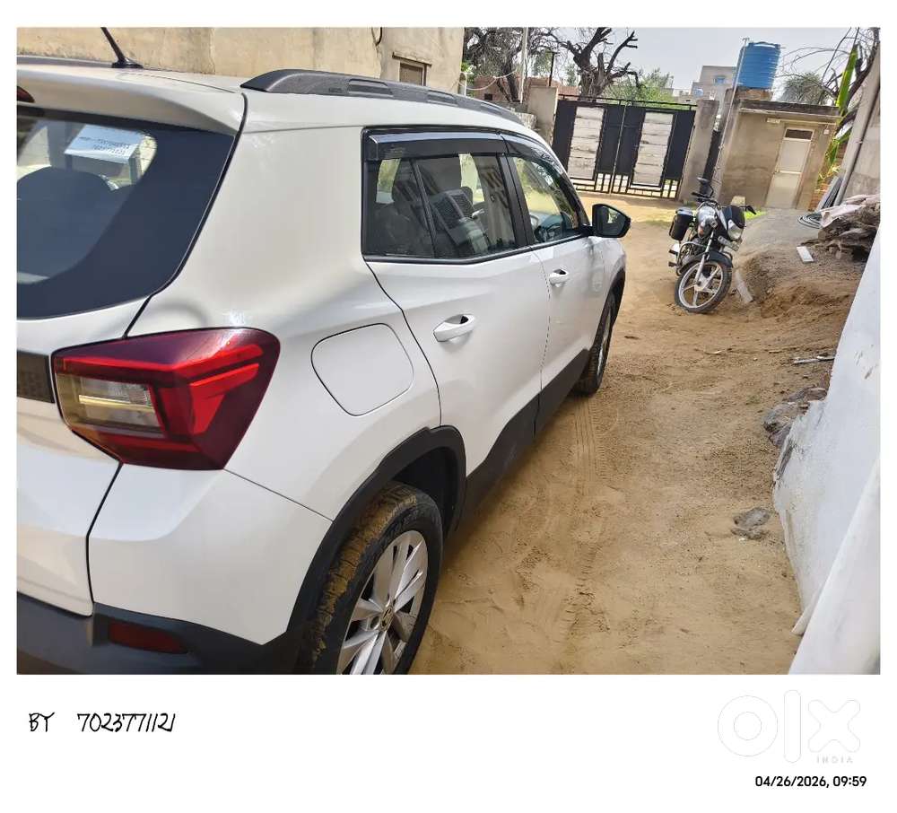 Skoda Kylaq Signature Petrol Manual 2025