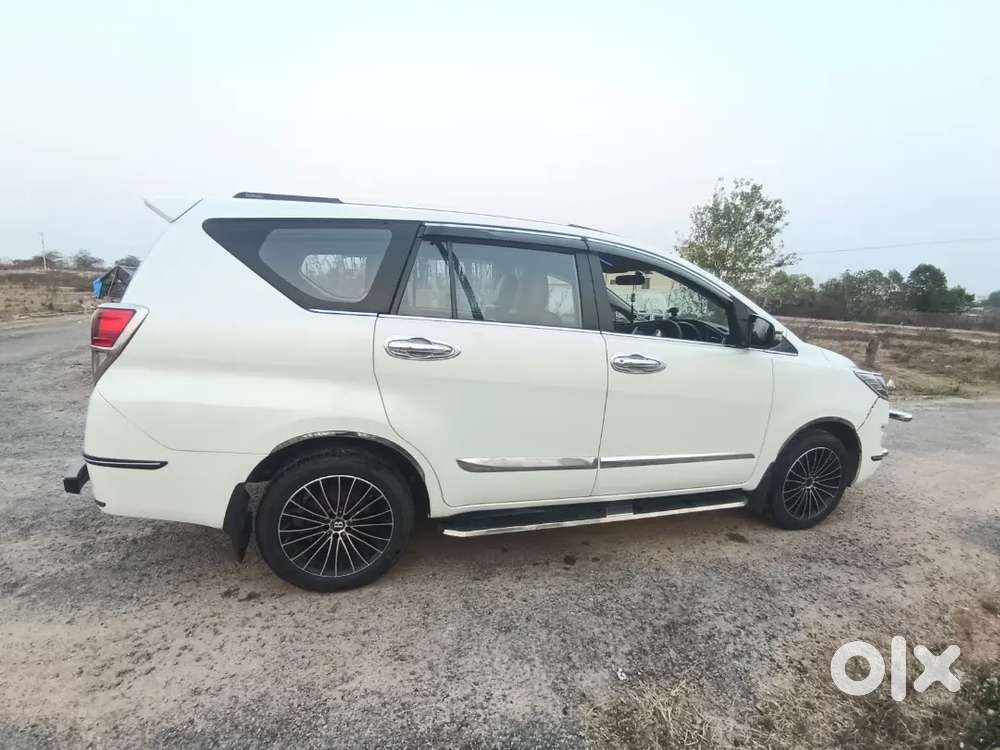 Toyota Innova Crysta 2018