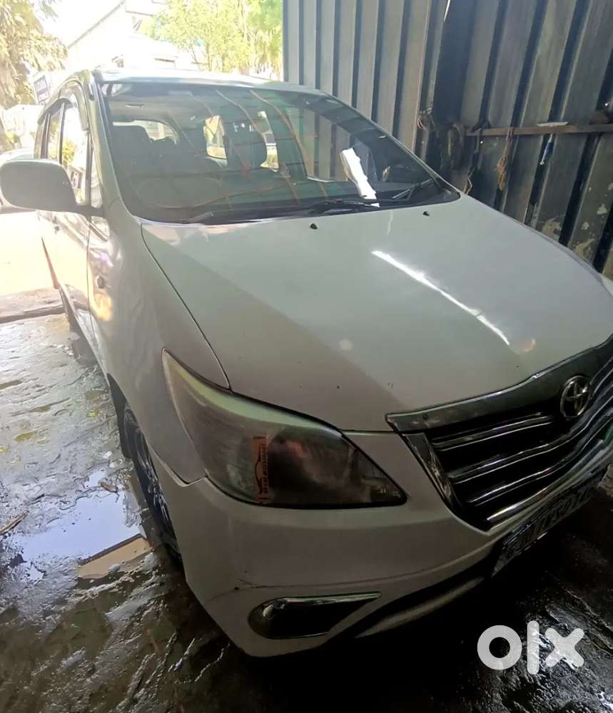 Toyota Innova Hycross 2011 Diesel Good Condition