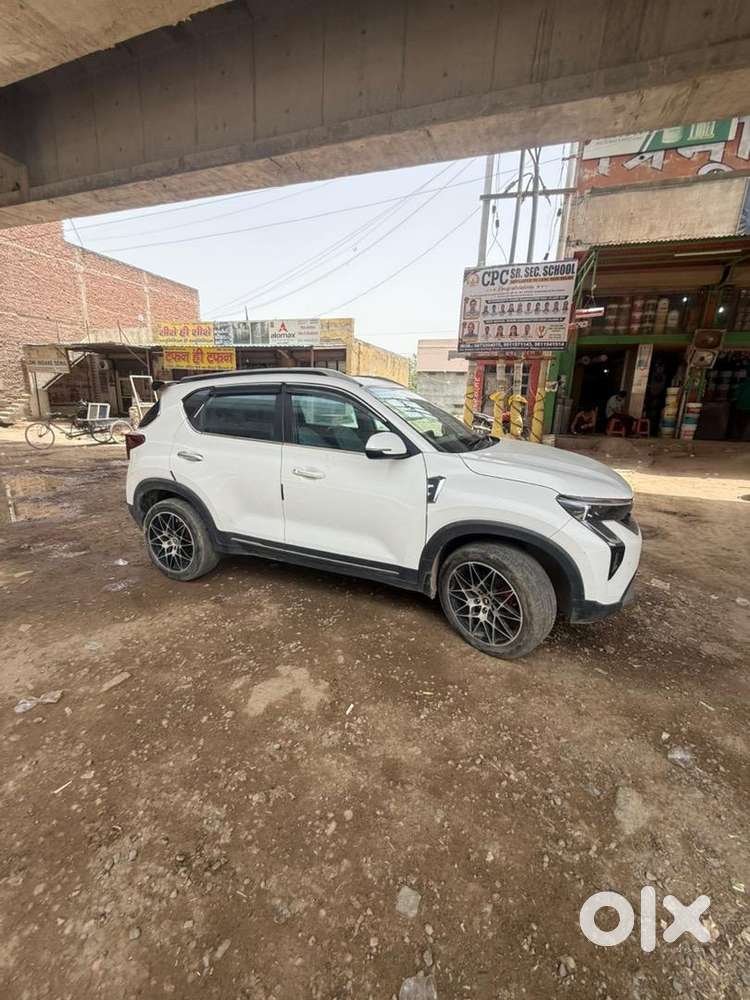 Kia Petrol Car 2025