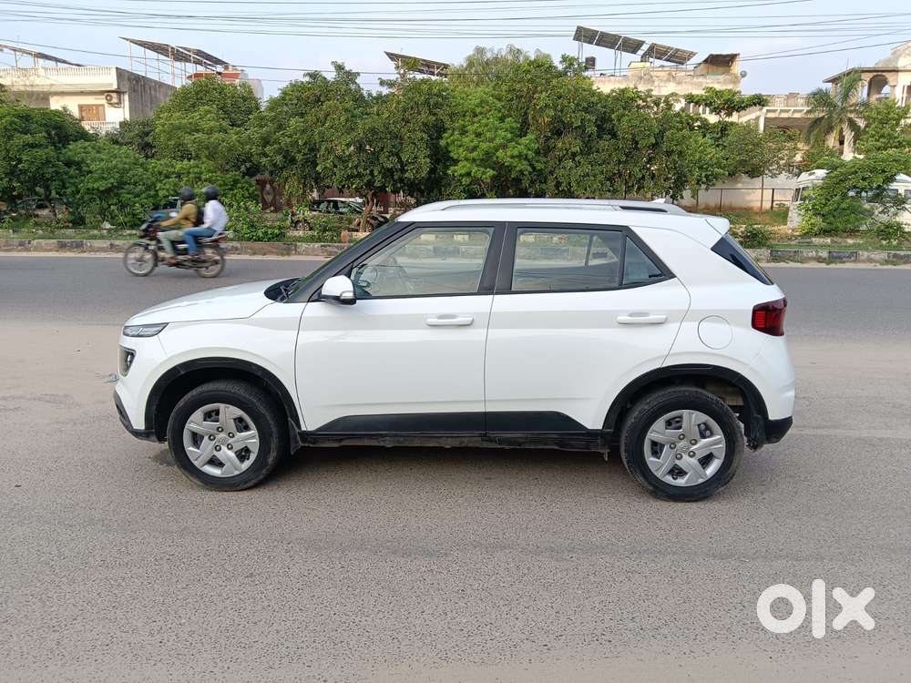 Hyundai Venue 1.2 S Plus, 2020, Petrol
