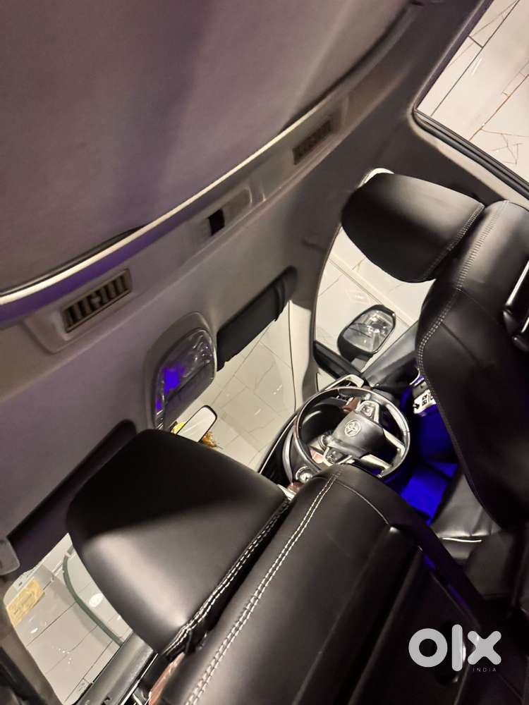 Toyota Innova Crysta 2.4 V 7 Str, 2016, Diesel