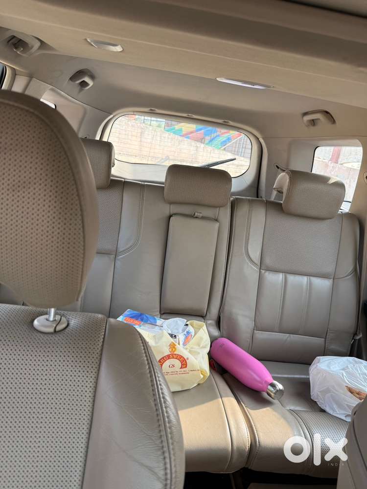 Mahindra Xuv500 2016 Diesel Permium Condtion Company Service Record