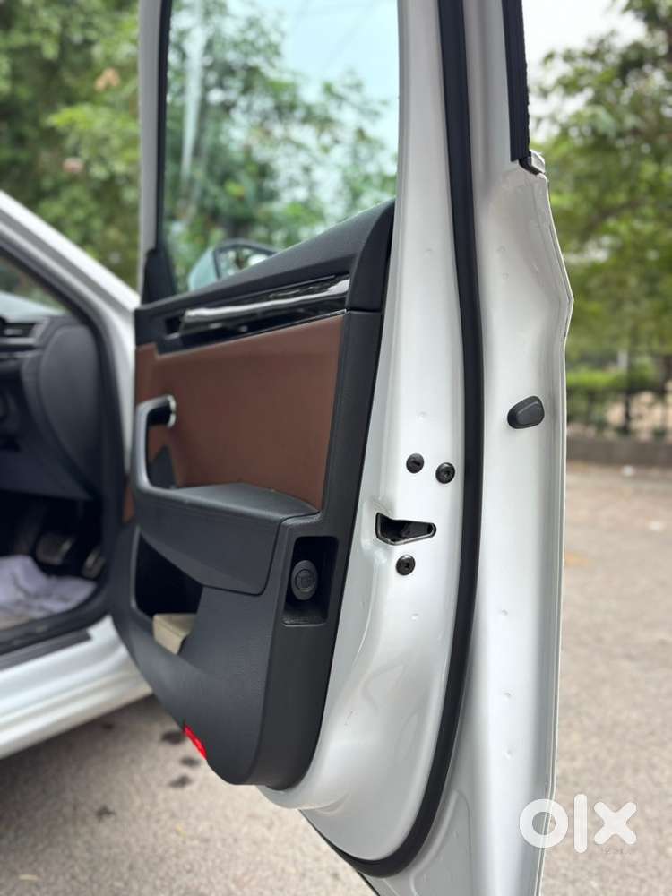 Skoda Superb 2023 Petrol Variant