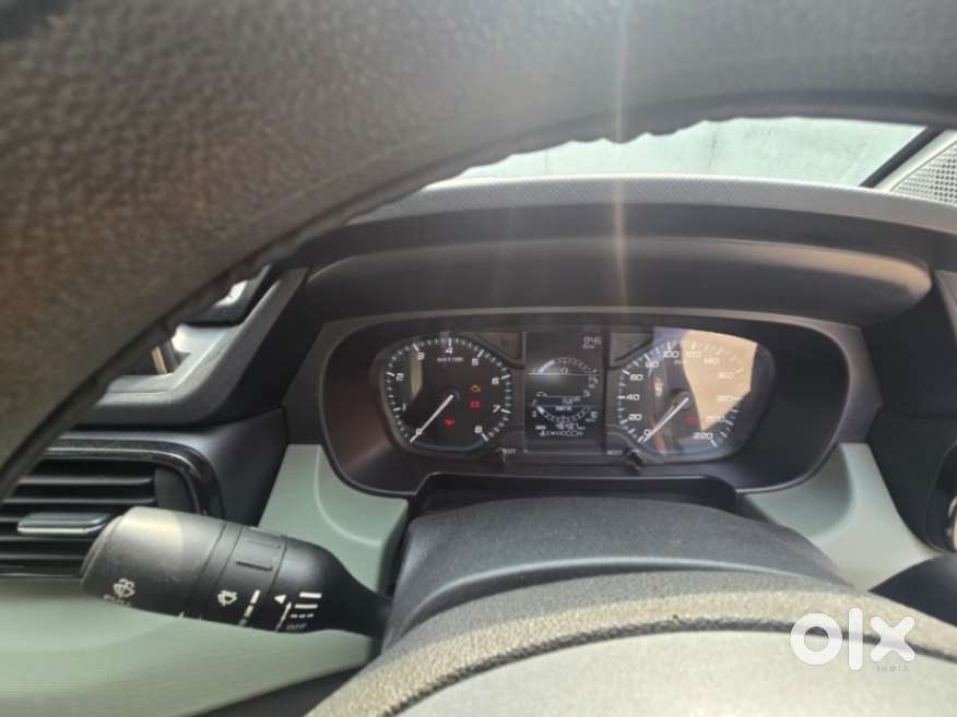 Mahindra Xuv700 2.2 Ax 7 Diesel Mt Str, 2025, Diesel