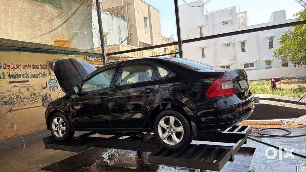 Skoda Rapid 1.6 Elegance 2012