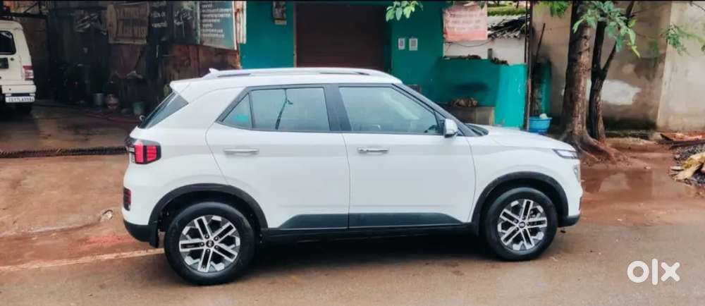 Hyundai Venue Diesel Manual 2023 Model