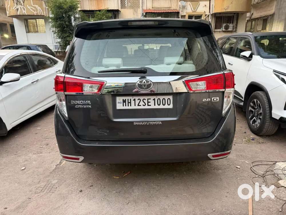 Innova Crysta 2.8g Automatic Disel Super Duper Prime Condition