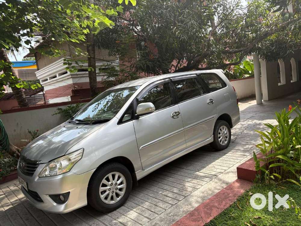 Toyota Innova 2.5 V Diesel  2013  7 Seater