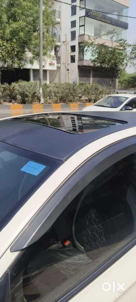 I20 Asta With Sunroof