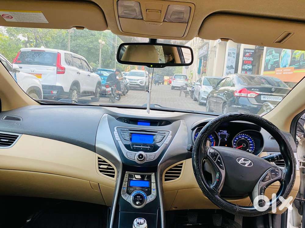 Hyundai Elantra 1.8 Sx Mt, 2015, Petrol