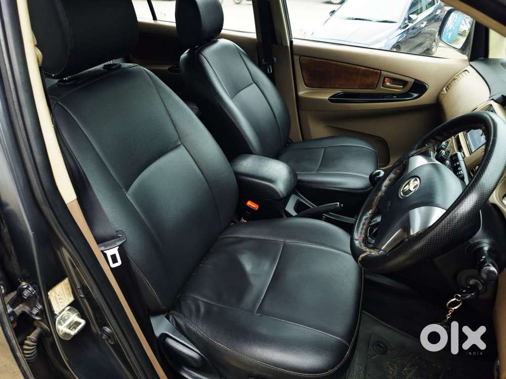 Toyota Innova 2.5 G (diesel) 8 Seater, 2015, Diesel