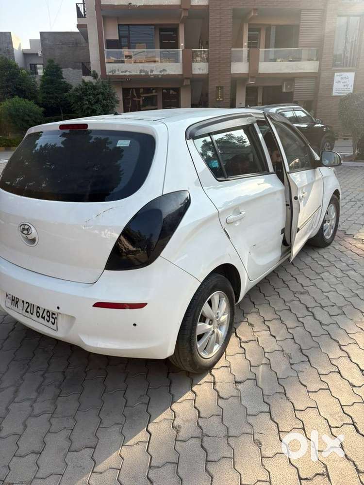 Hyundai I20 2013 Diesel 100000 Km Driven