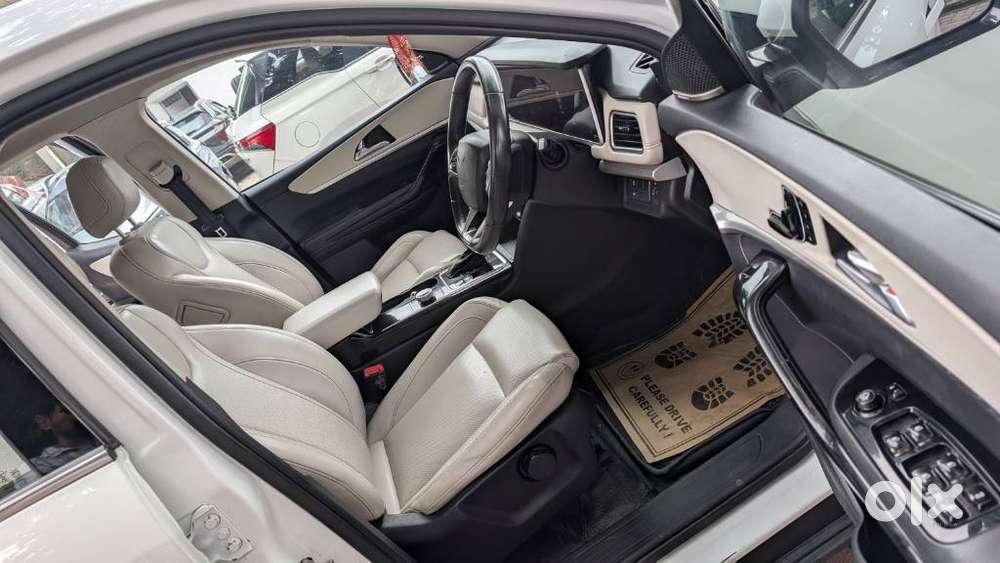 Mahindra Xuv700 2.2 Ax 7 Diesel At Luxury Pack Str, 2022, Diesel