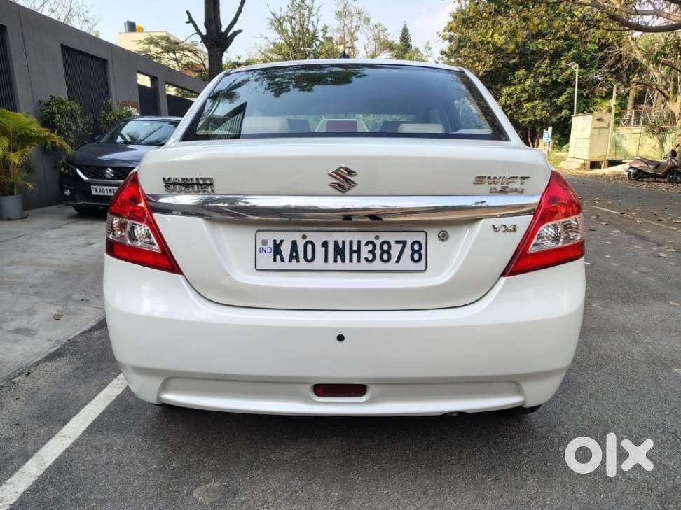 Maruti Suzuki Swift Dzire 1.2 Vxi Bsiv, 2015, Petrol