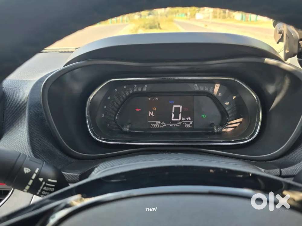 Tata Nexon Diesel Sunroof Automatic