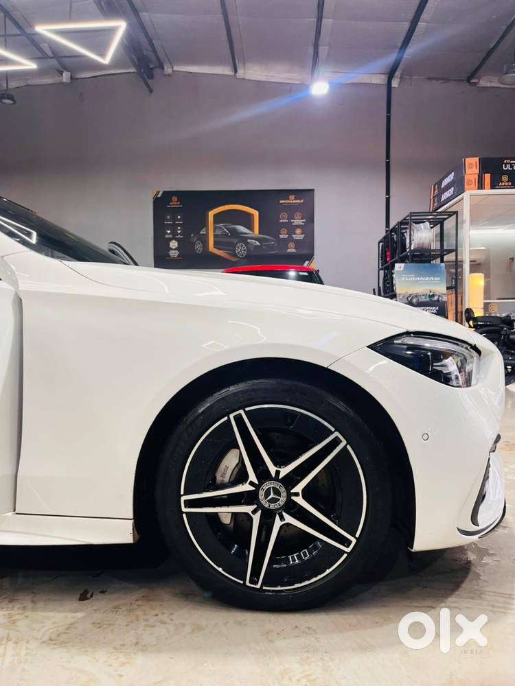 Mercedes-benz C300d Amg Line – July 2023  Only 16,000 Km  Immaculate