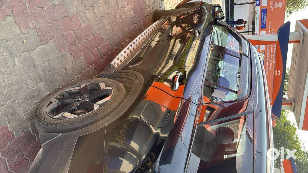 Hyundai Alcazar Black Top Model Petrol