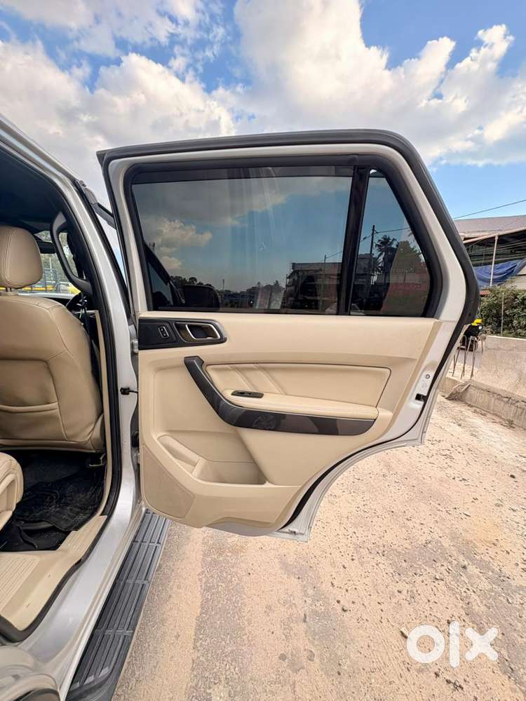 Ford Endeavour 3.2 Titanium At 4x4, 2016