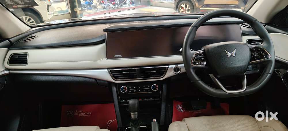Mahindra Xuv700 2.0 Ax 7 Petrol At Luxury Pack Str, 2024, Petrol