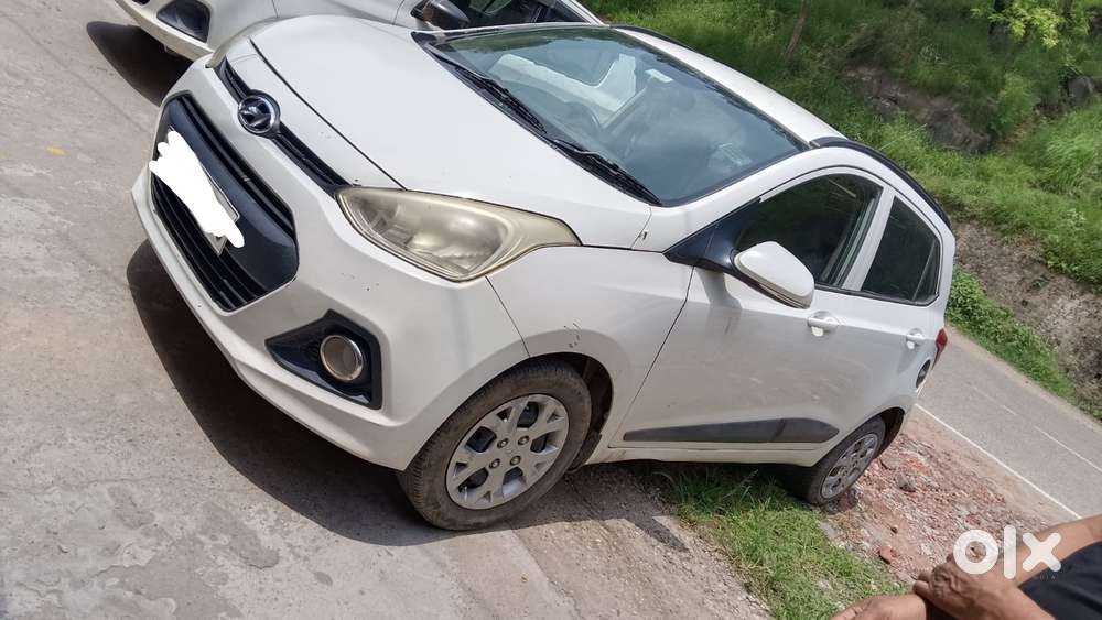 Hyundai Grand I10 Sportz, 2015, Petrol