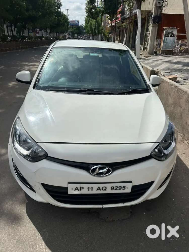Hyundai I20 Diesel Manual 2nd 2012 With Xenos Screen And Back Hdcamera