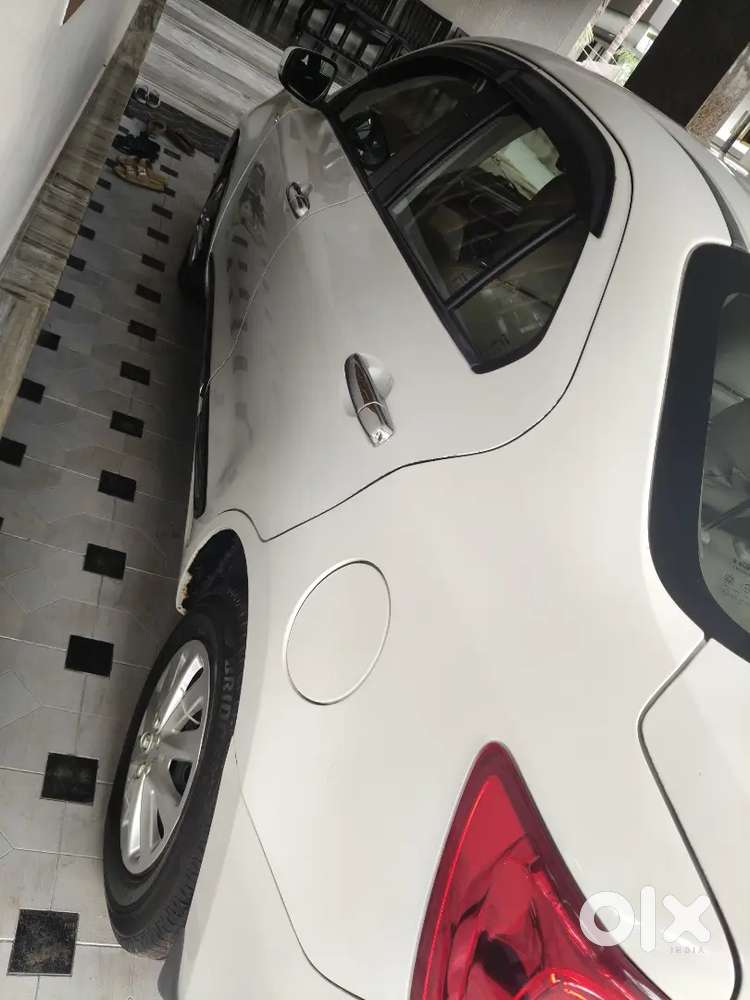 Maruti Suzuki Dzire 2017 Diesel 124000 Km Driven