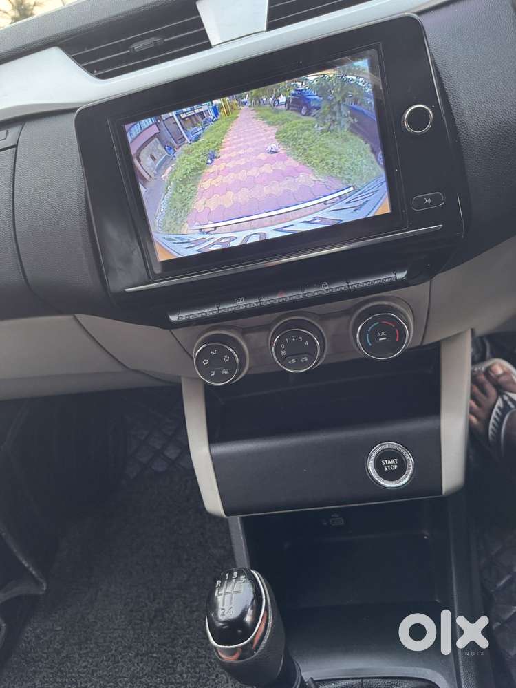 Renault Triber Rxz, 2022, Petrol