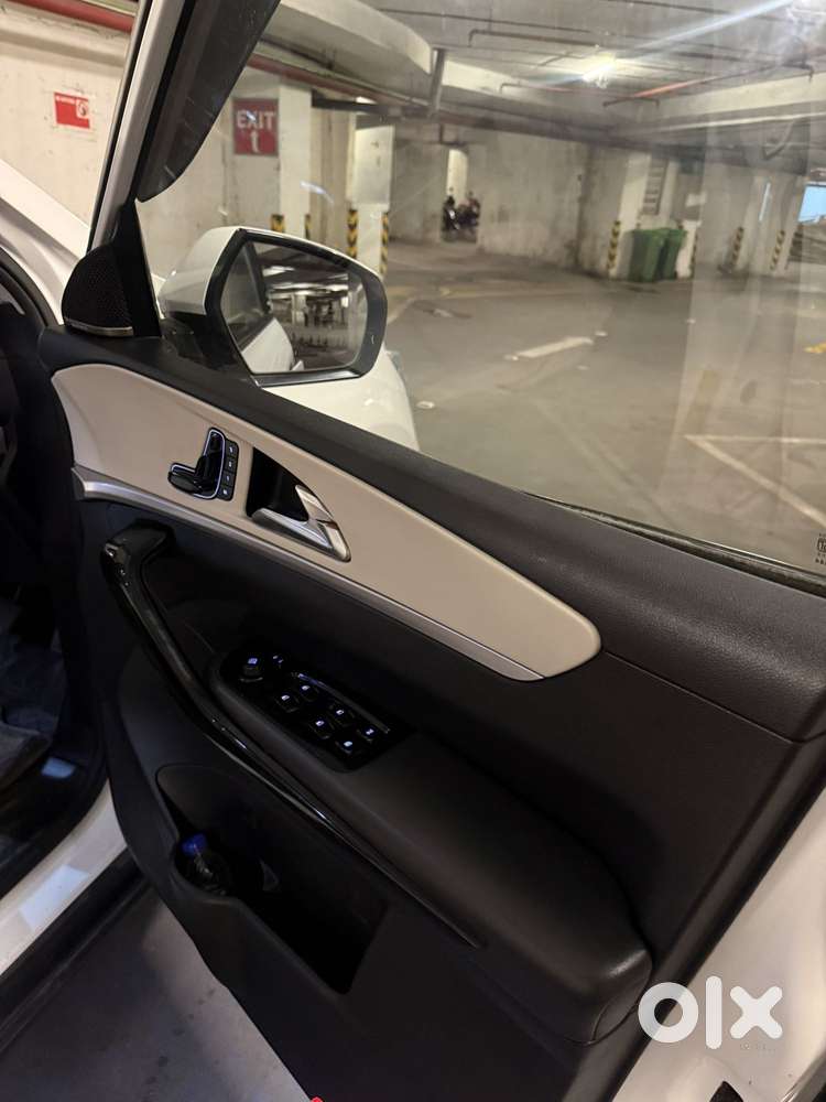 Mahindra Xuv700 Ax7l 6 Str At, 2022, Diesel