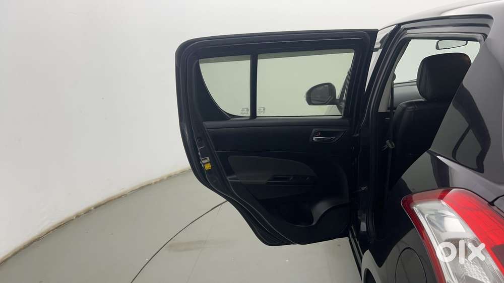 Maruti Suzuki Swift Vxi Optional, 2016, Petrol