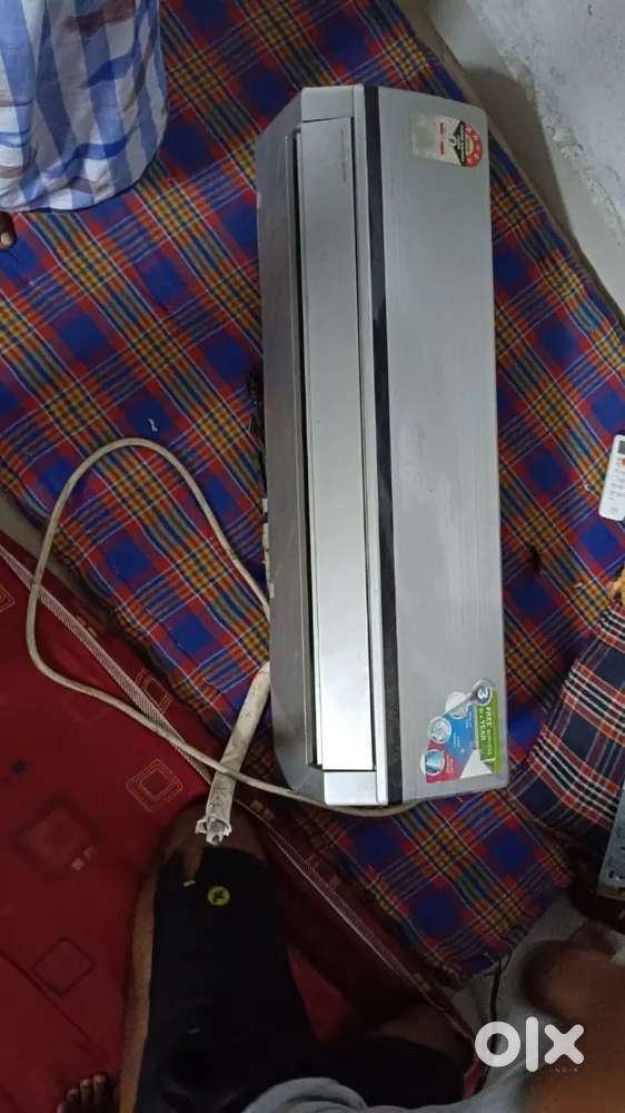 Godrej 5 star rated AC 4 YEARS OLD GOOD CONDITION
