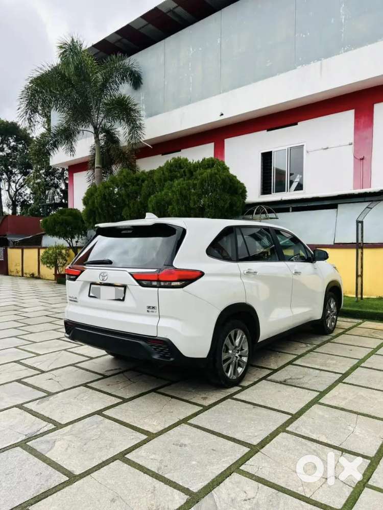 Toyota Innova Hycross 2025 Last