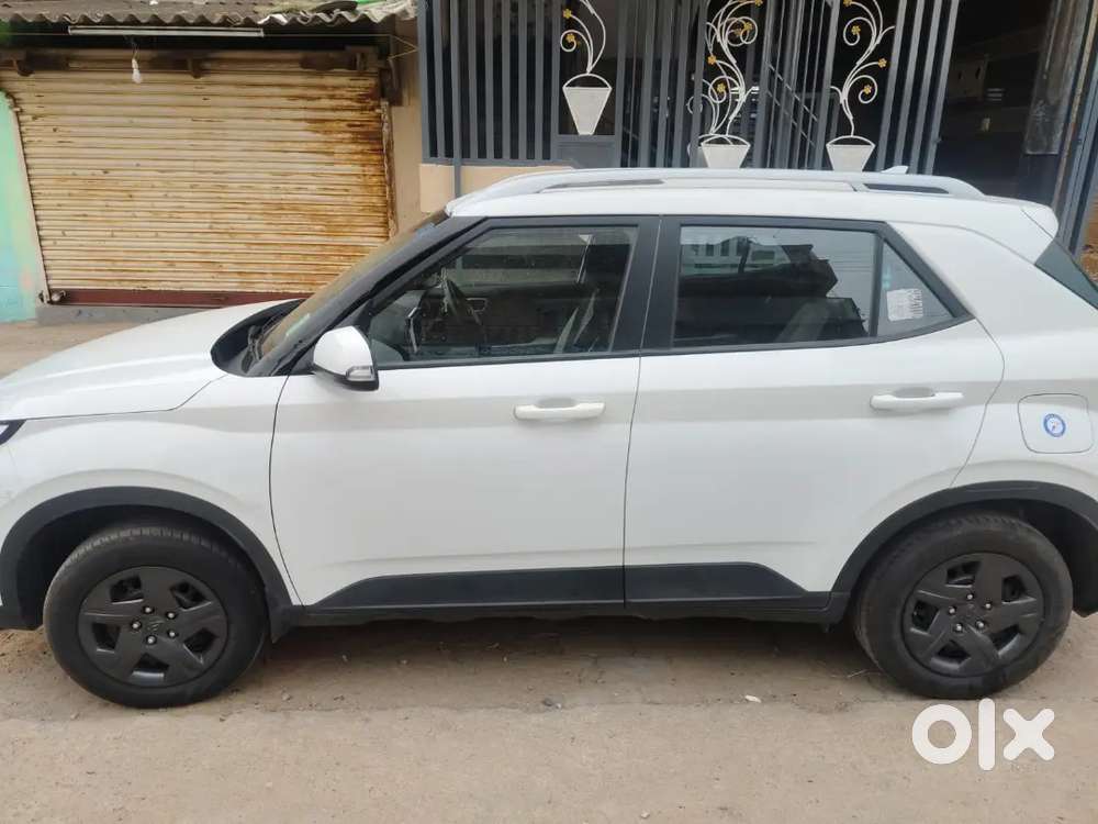 Hyundai Venue 2023 Plus Mt