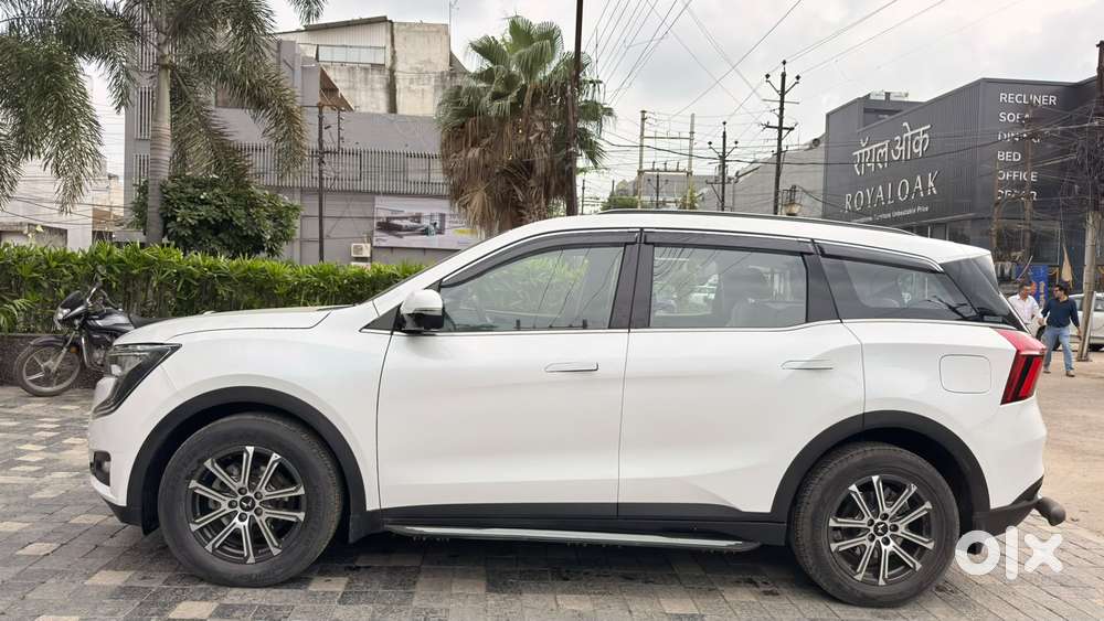 Mahindra Xuv700 2.2 Ax 7 Diesel Mt Luxury Pack Str, 2025, Diesel