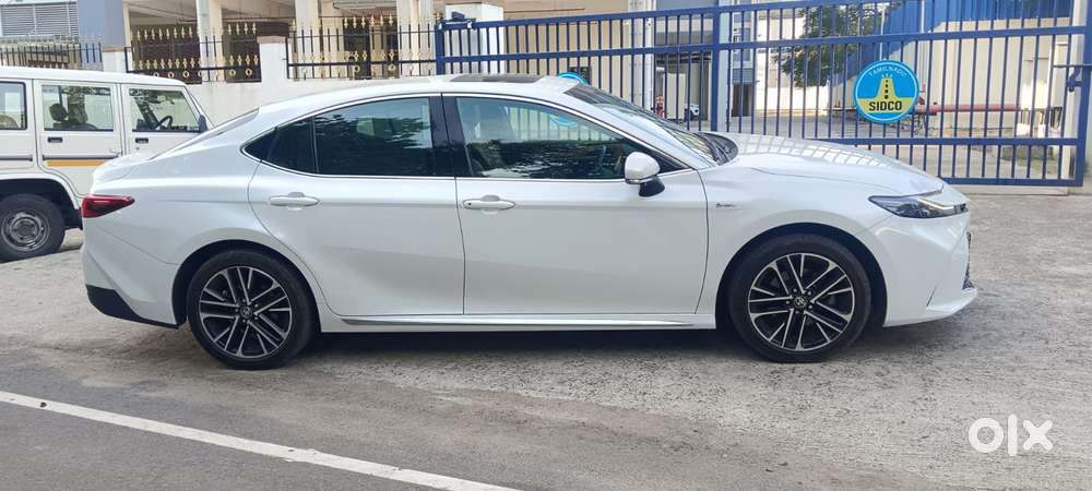 Toyota Camry Hybrid, 2024, Petrol