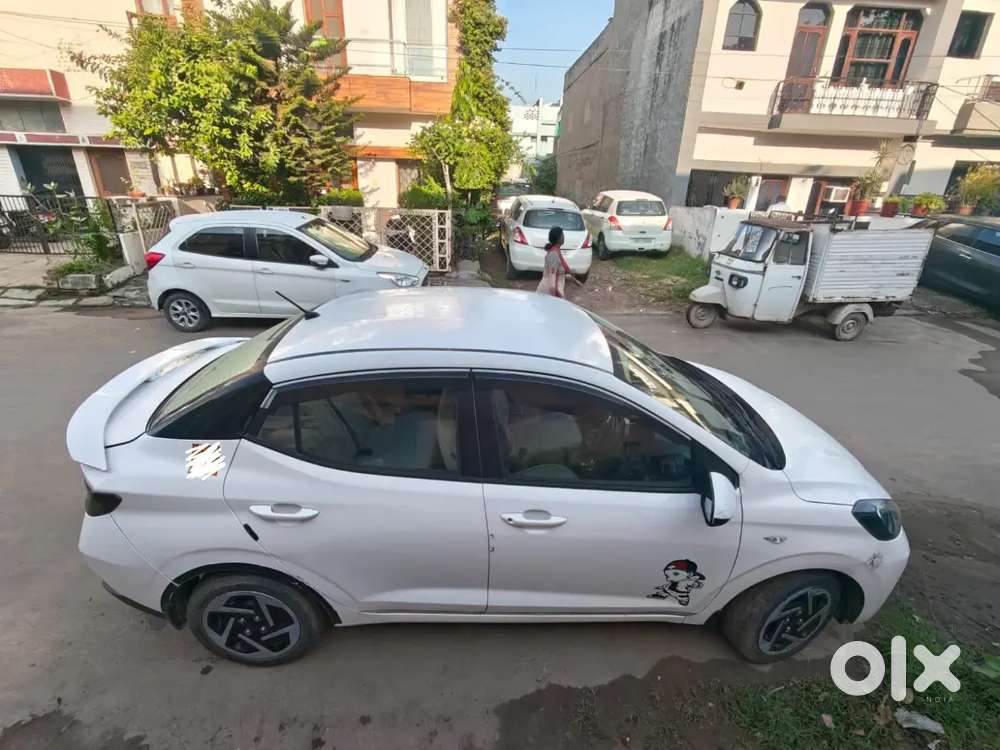 Hyundai Aura Sx Cng 2024