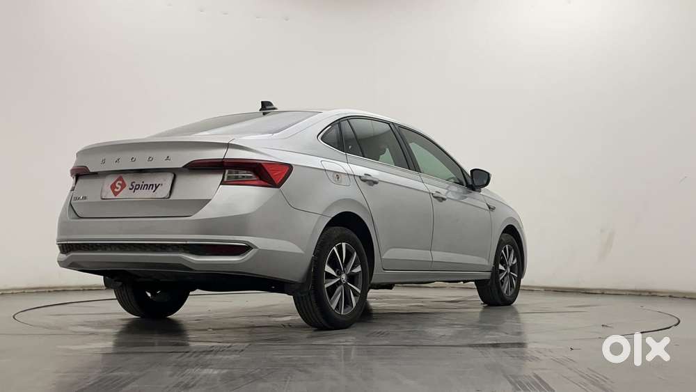 Skoda Slavia Style 1.0l Tsi At, 2022, Petrol