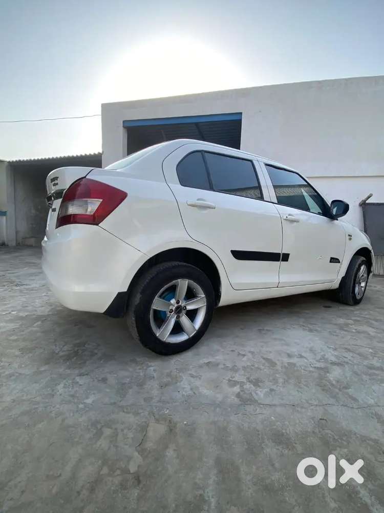 Maruti Suzuki Dzire 2015 Diesel Manual