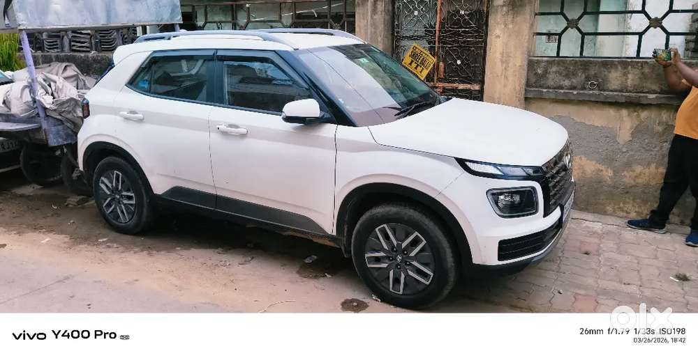 Hyundai Venue 2022 Petrol 23000 Km Driven