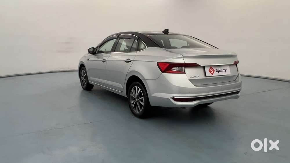 Skoda Slavia Style 1.0l Tsi Mt, 2022, Petrol