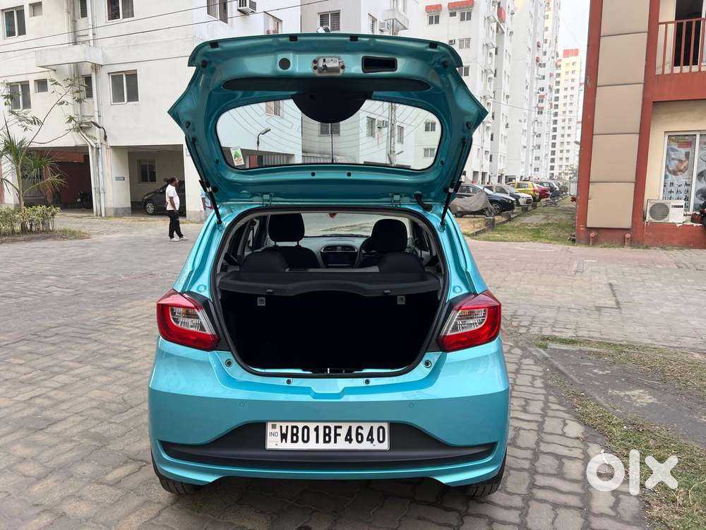 Tata Tiago 1.2 Revotron Xta, 2025, Petrol