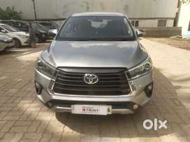 グレー 377 Used Toyota Innova Crysta in Shampura - Buy & Sell