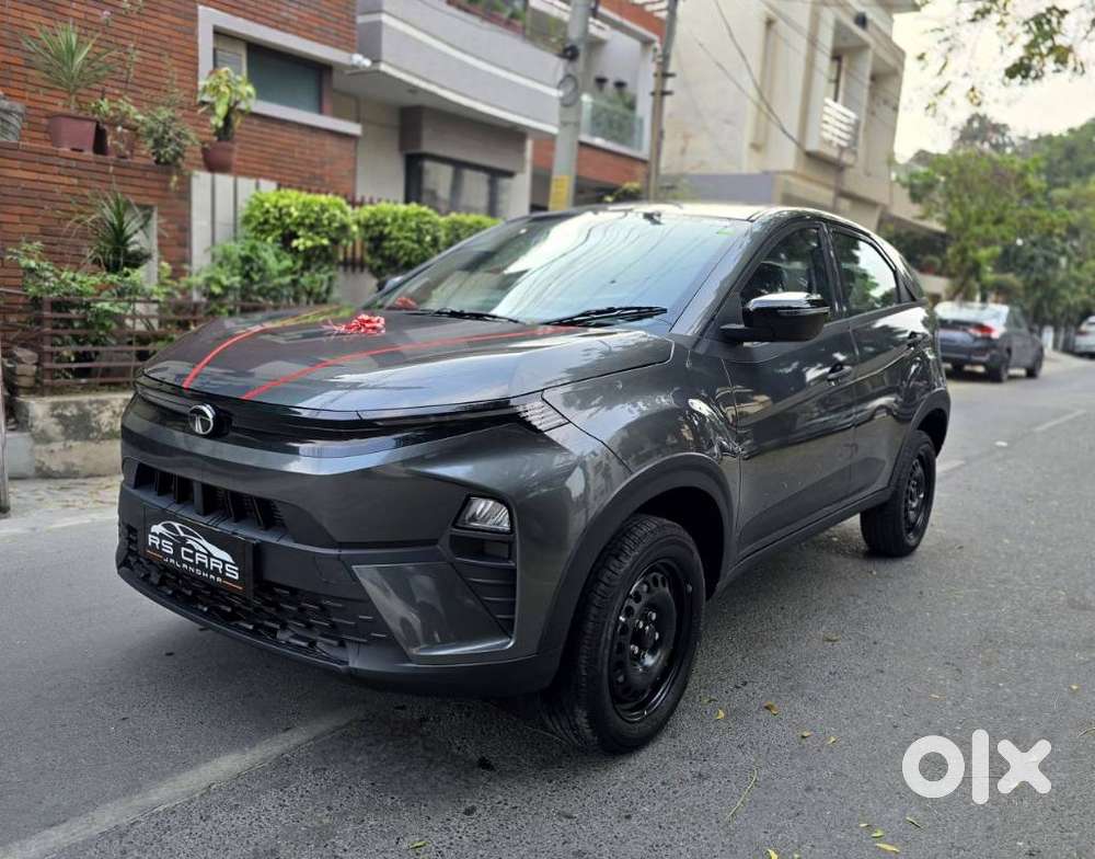 Tata Nexon Smart Plus1.2 Revotron Petrol 5 Mt, 2025, Petrol