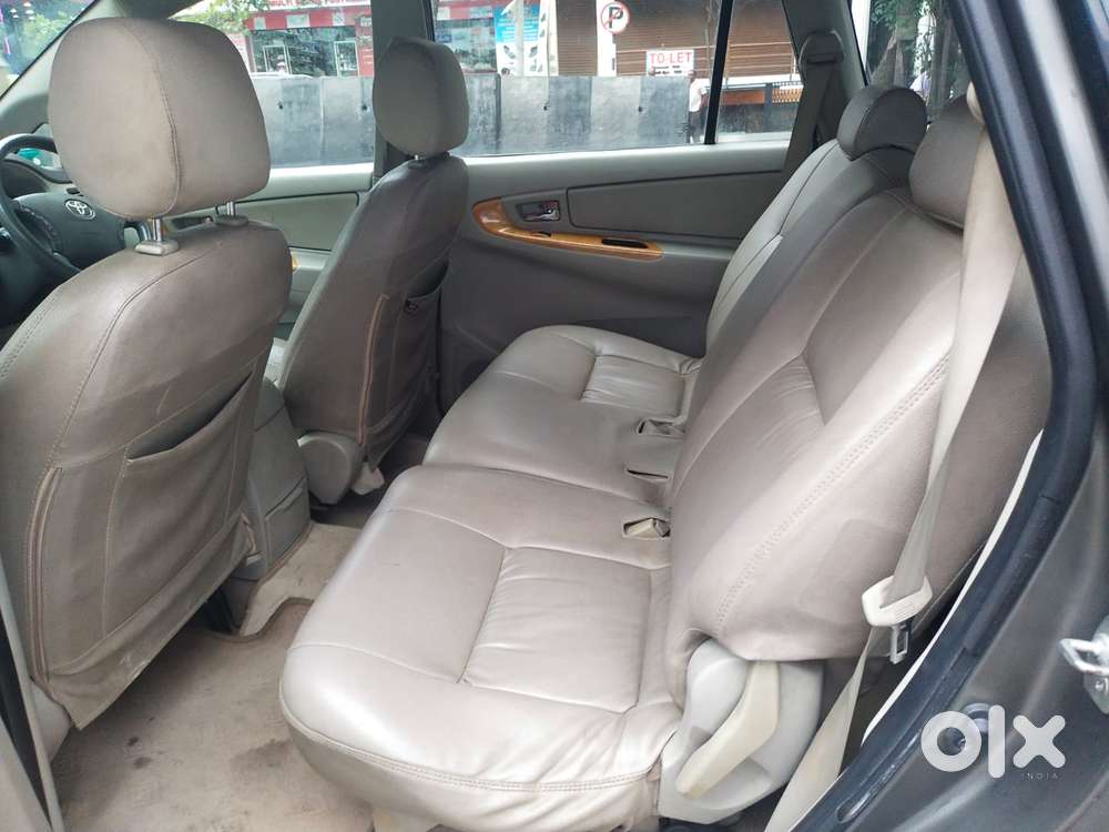 Toyota Innova 2.5 Vx 8 Str, 2011